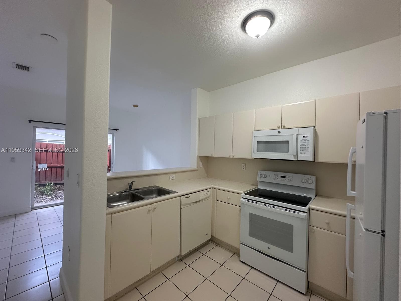 1661 SE 29th Ct # 104, Homestead FL 33035 — 4