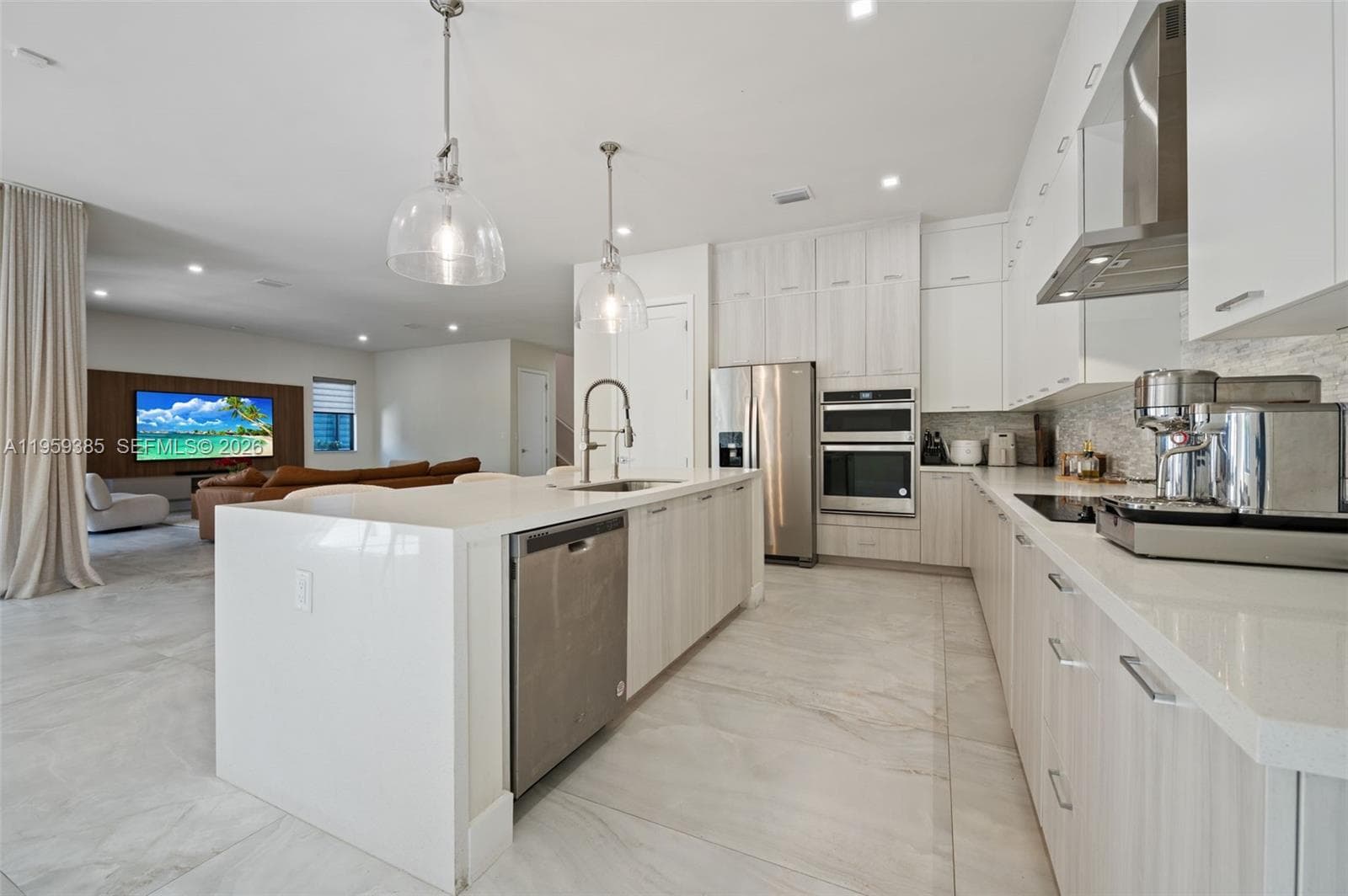 8118 NW 46th Ter, Doral FL 33166 — 9