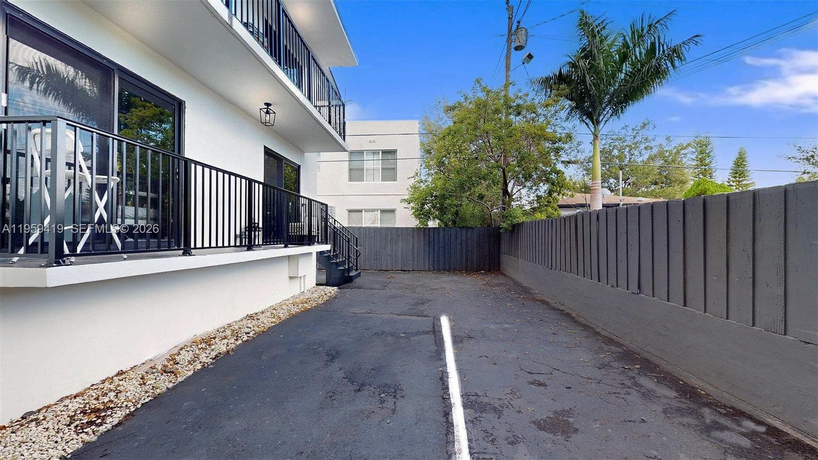 329 SW 9th Ave, Miami FL 33130 — 16