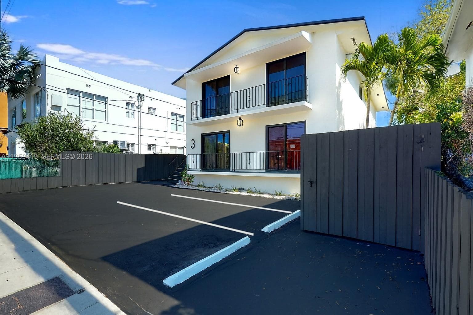 329 SW 9th Ave, Miami FL 33130 — 4