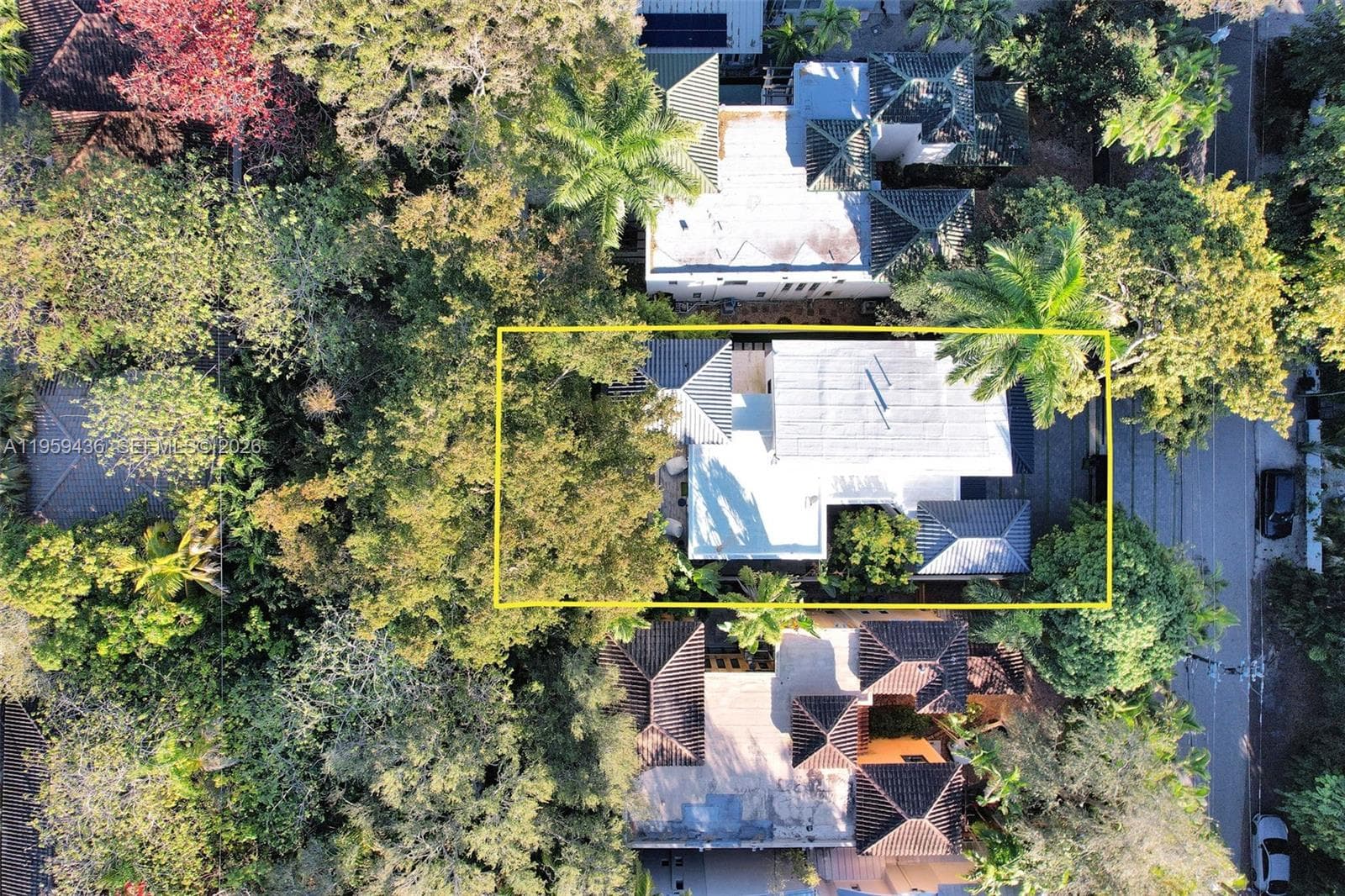 3675 Loquat Ave, Miami FL 33133 — 23