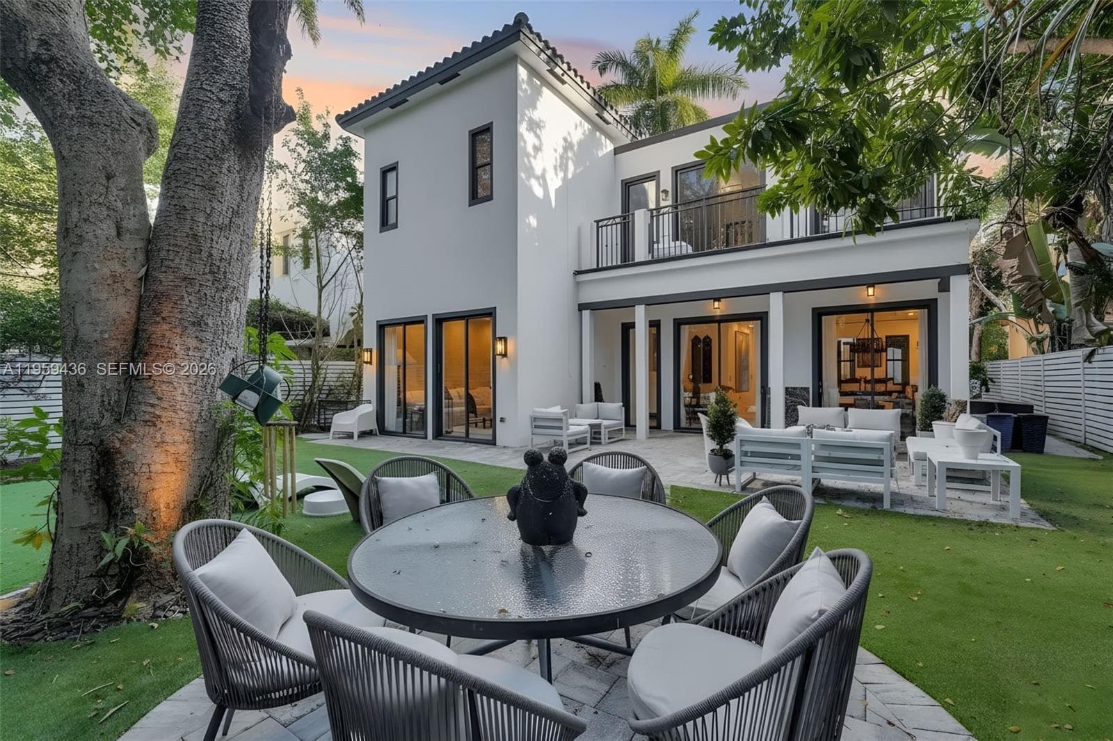 3675 Loquat Ave, Miami FL 33133 — 9