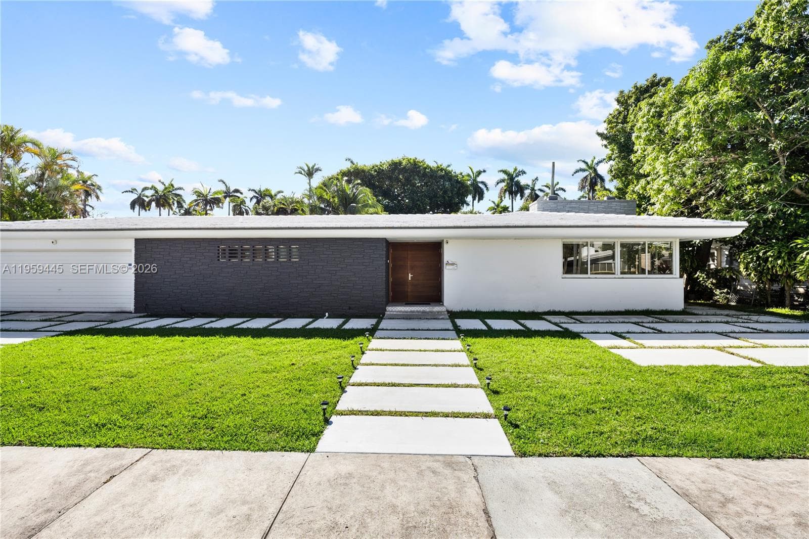 1040 NE 86th St, Miami FL 33138 — 2