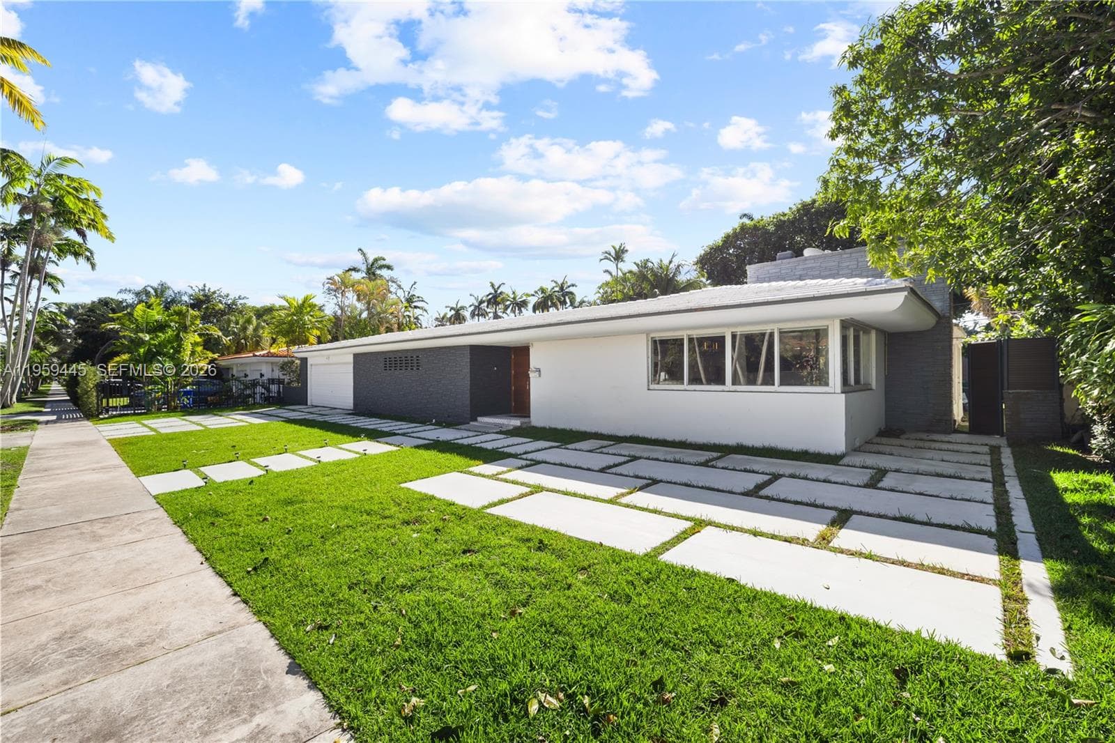 1040 NE 86th St, Miami FL 33138 — 3