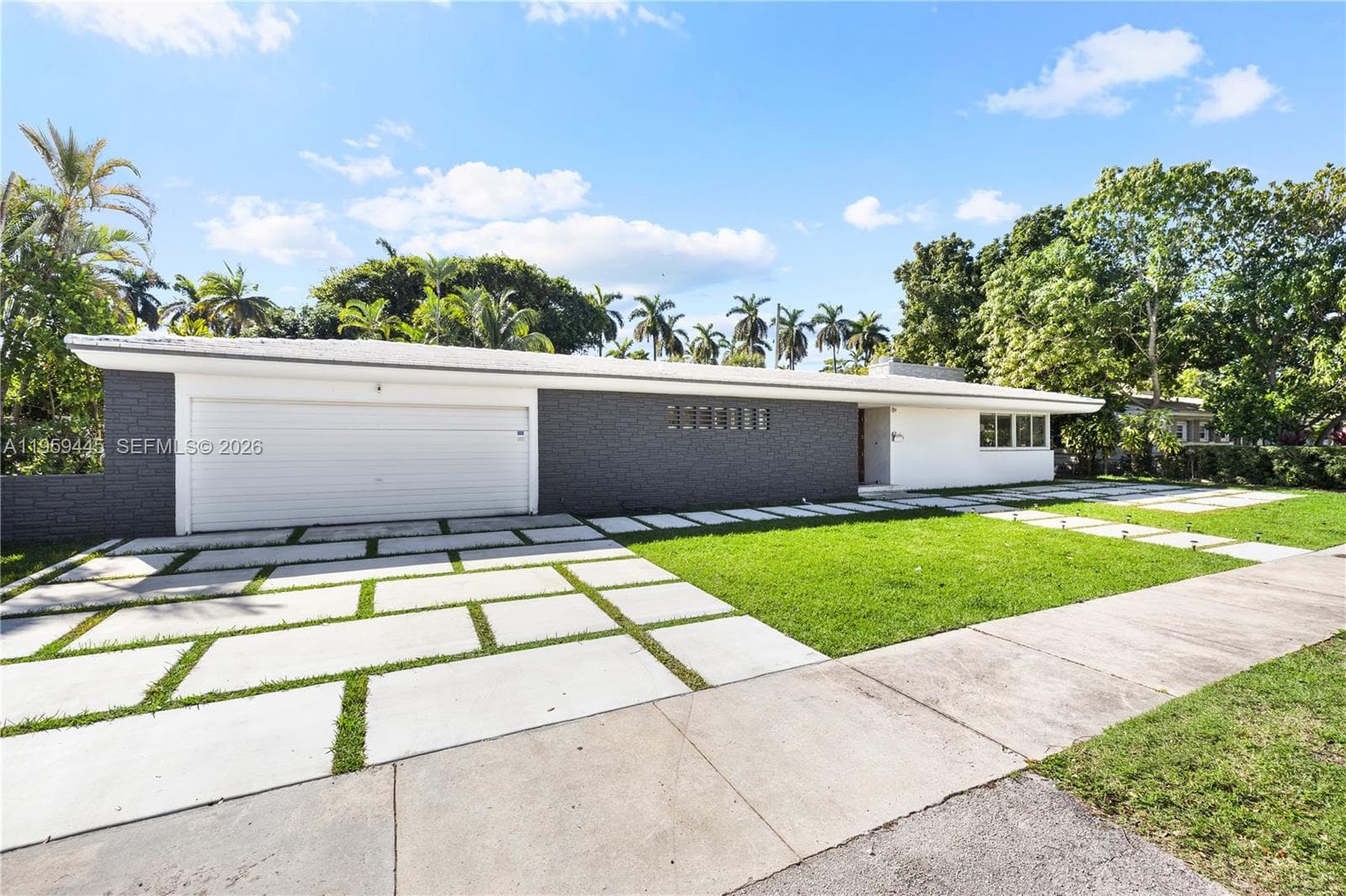 1040 NE 86th St, Miami FL 33138 — 1