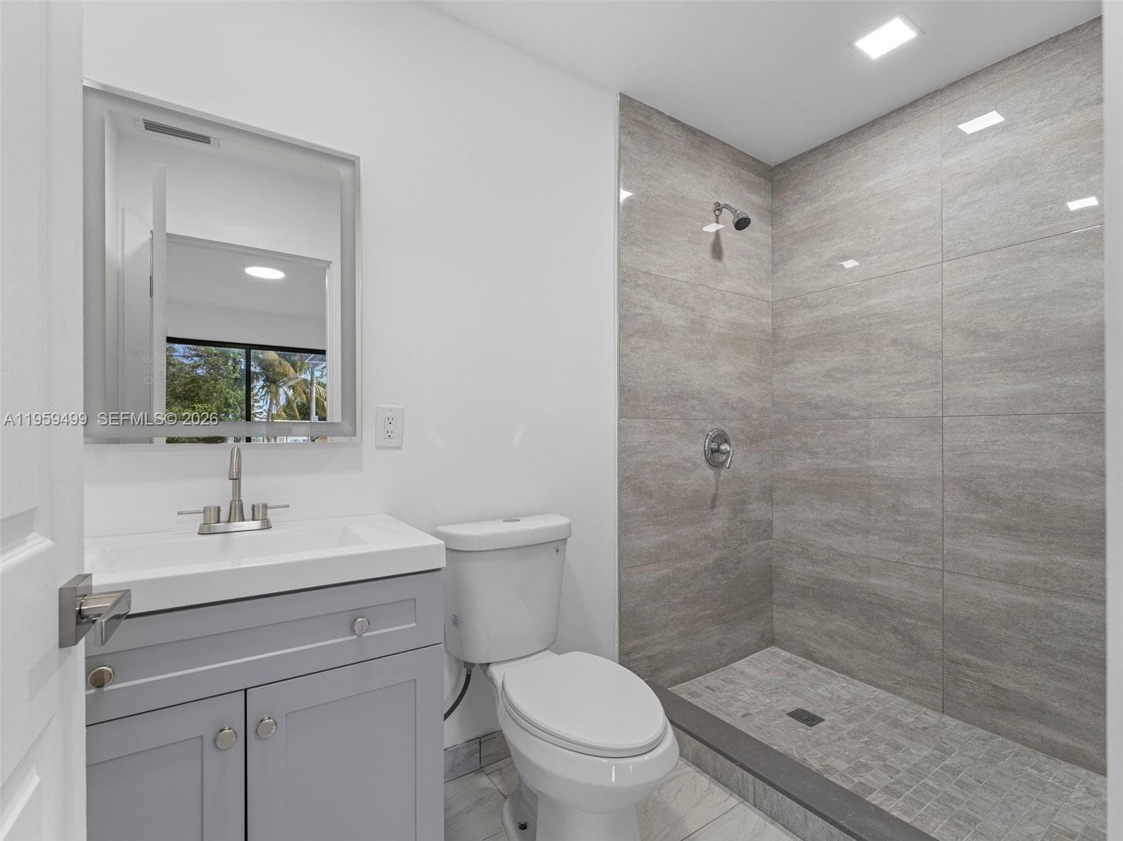 14545 Garden Dr, Miami FL 33168 — 12