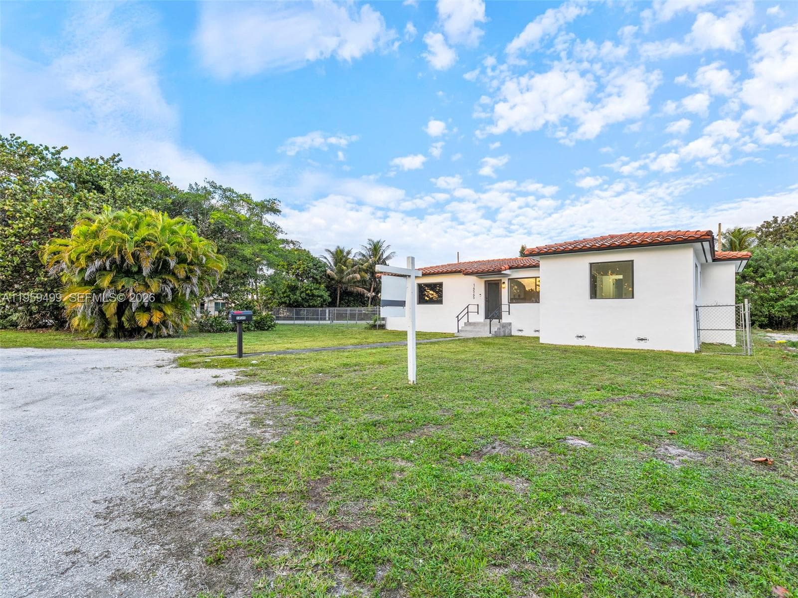 14545 Garden Dr, Miami FL 33168 — 28