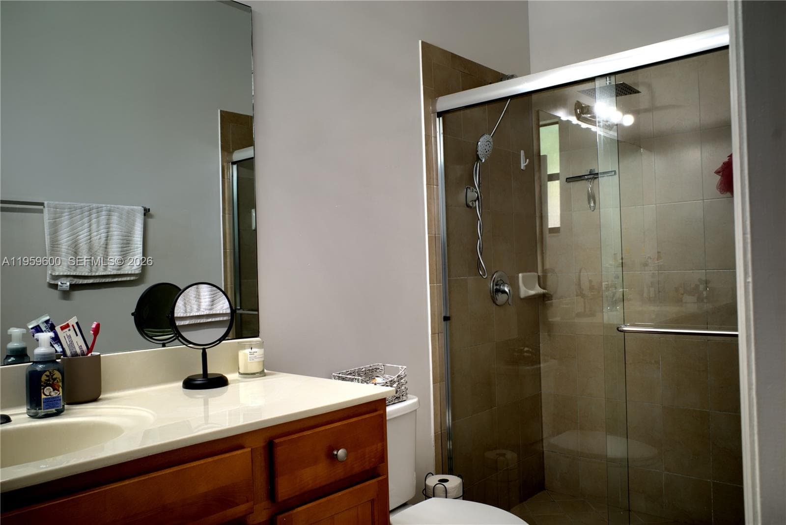 8915 W 35th Ave, Hialeah FL 33018 — 22