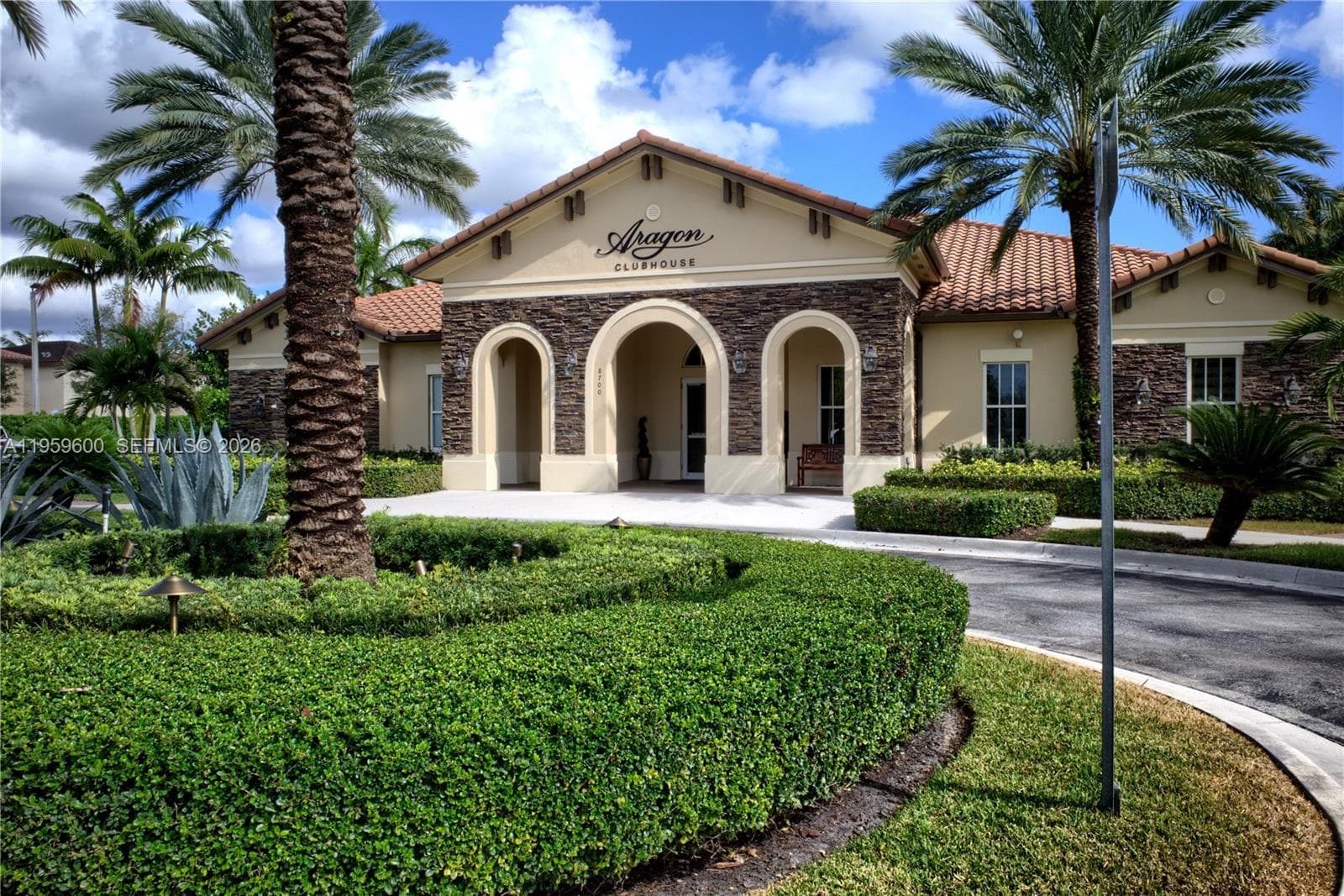8915 W 35th Ave, Hialeah FL 33018 — 33