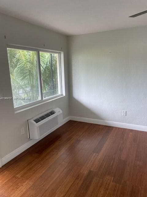 2121 Biarritz Dr # 5, Miami Beach FL 33141 — 4