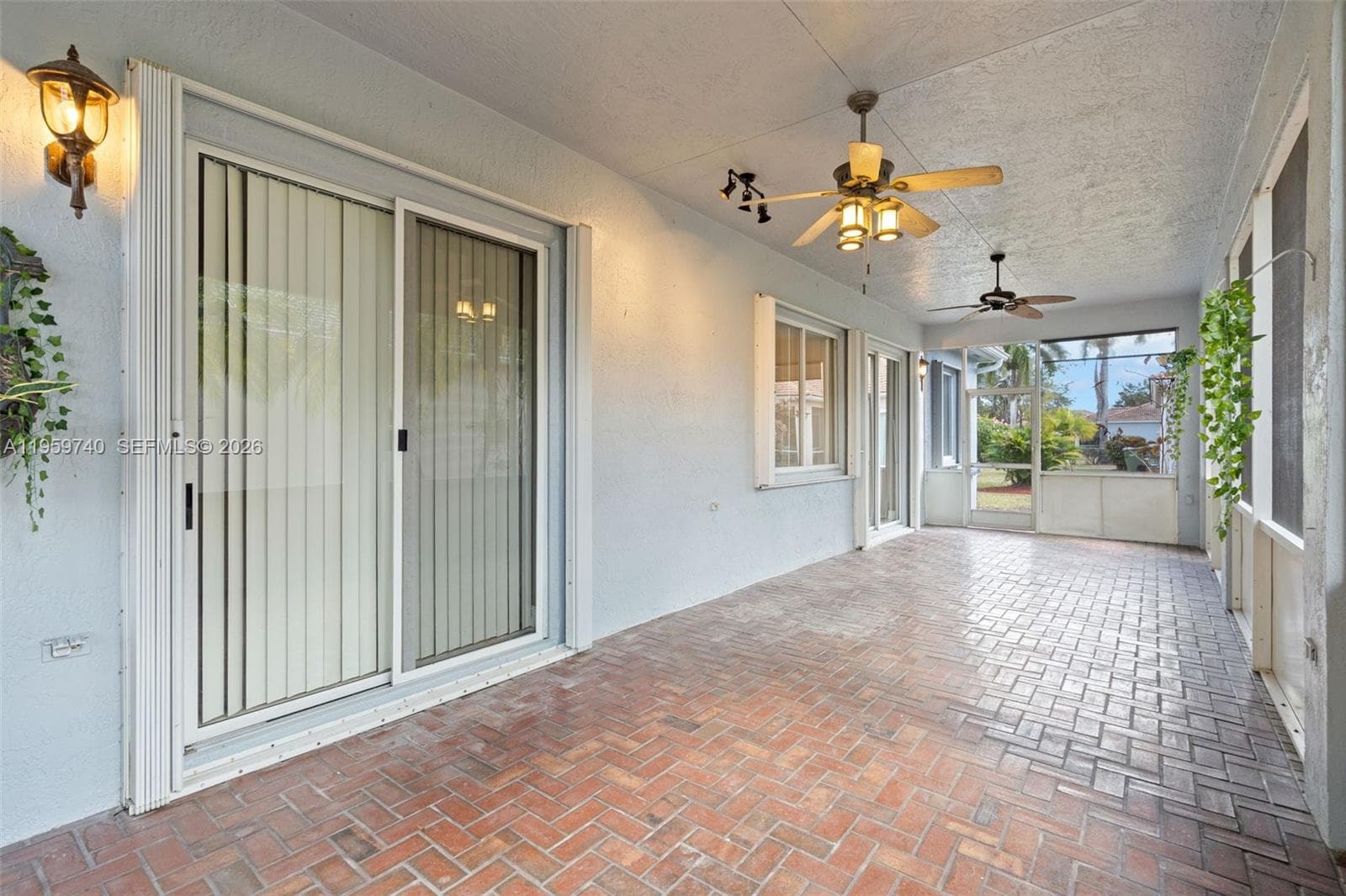 2570 SE 4th Pl, Homestead FL 33033 — 44