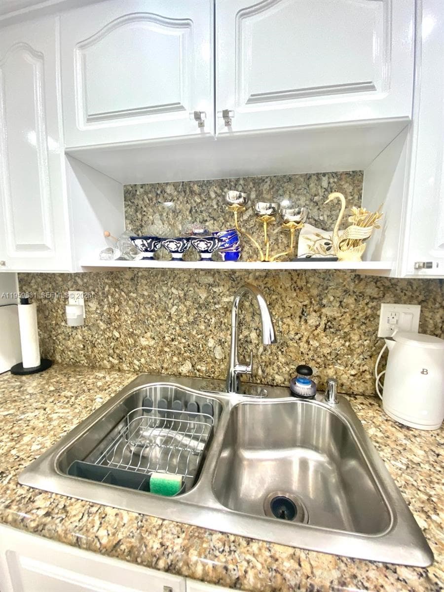 210 174th St # 403, Sunny Isles Beach FL 33160 — 20