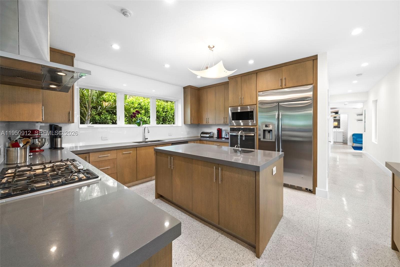 4595 N Jefferson Ave, Miami Beach FL 33140 — 7