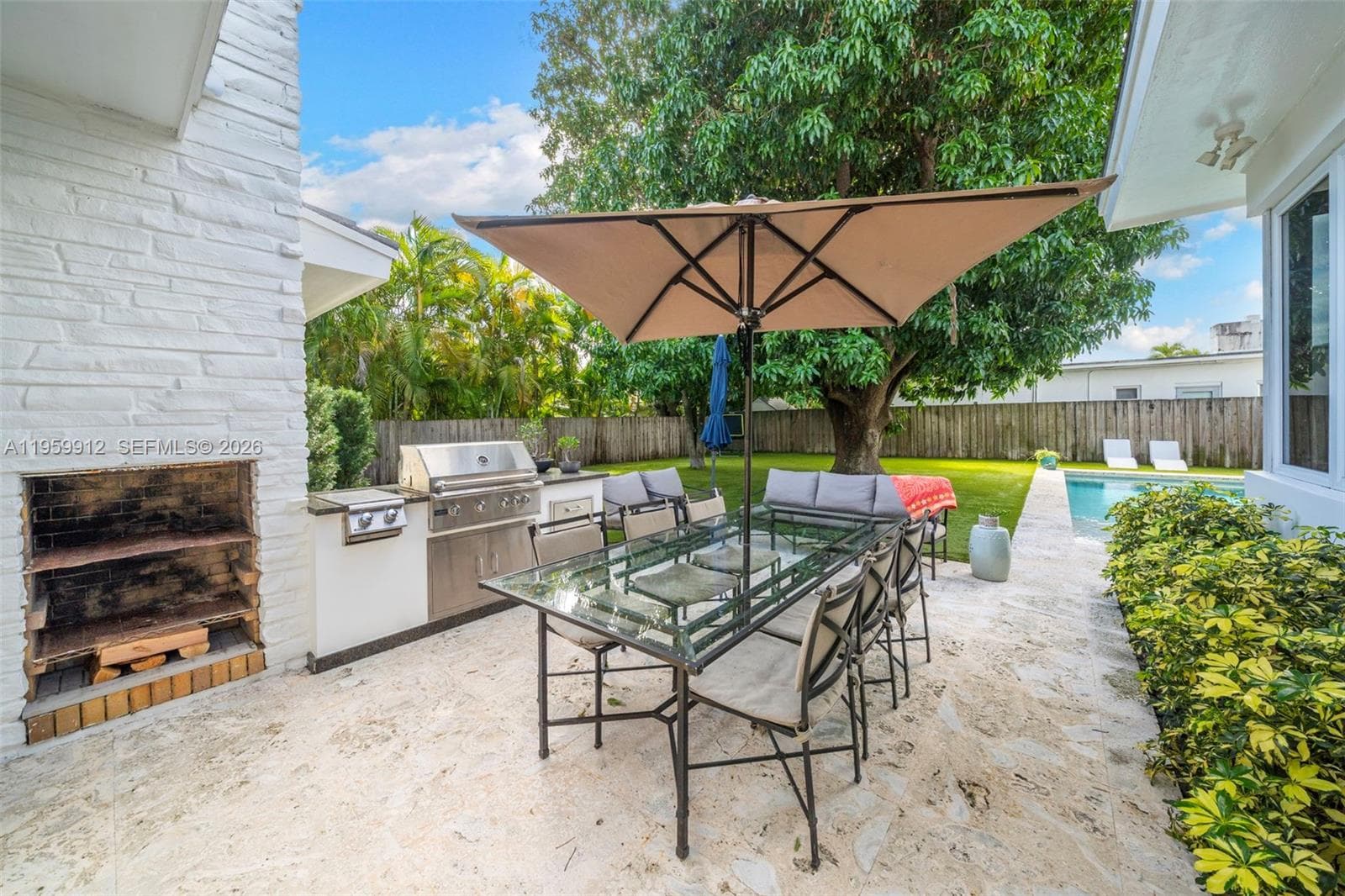 4595 N Jefferson Ave, Miami Beach FL 33140 — 9
