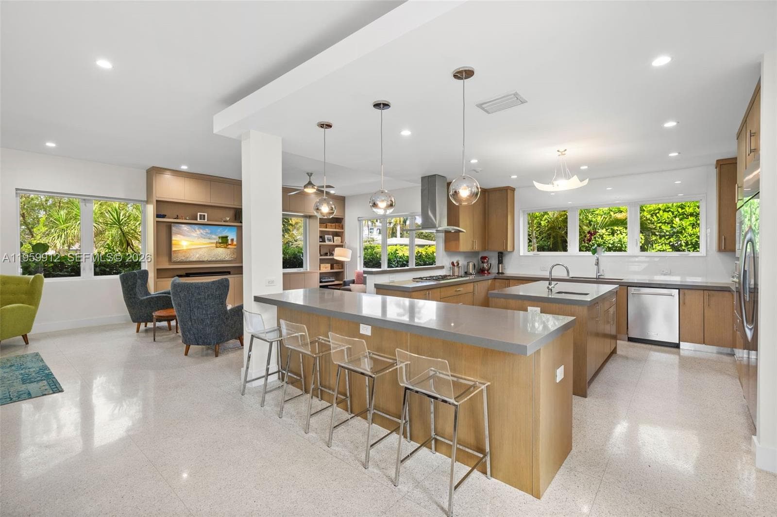 4595 N Jefferson Ave, Miami Beach FL 33140 — 4