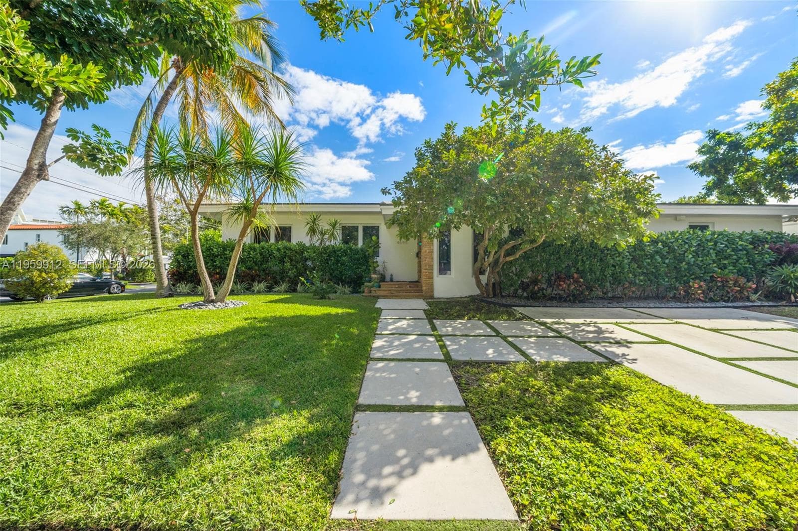 4595 N Jefferson Ave, Miami Beach FL 33140 — 25