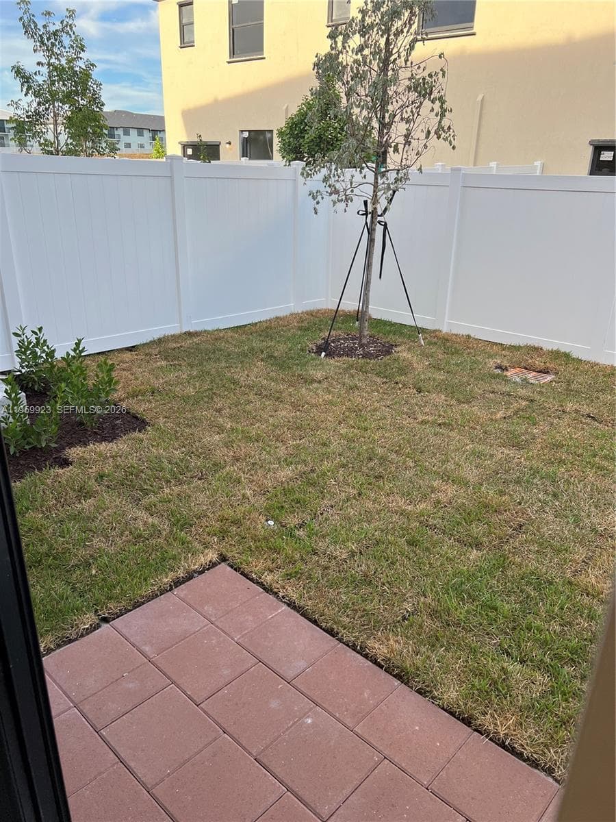 11447 W 34th Ct, Hialeah FL 33018 — 46