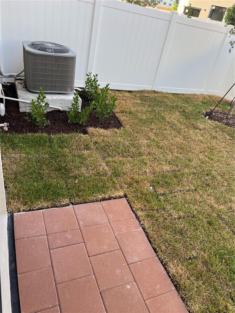11447 W 34th Ct, Hialeah FL 33018 — 47