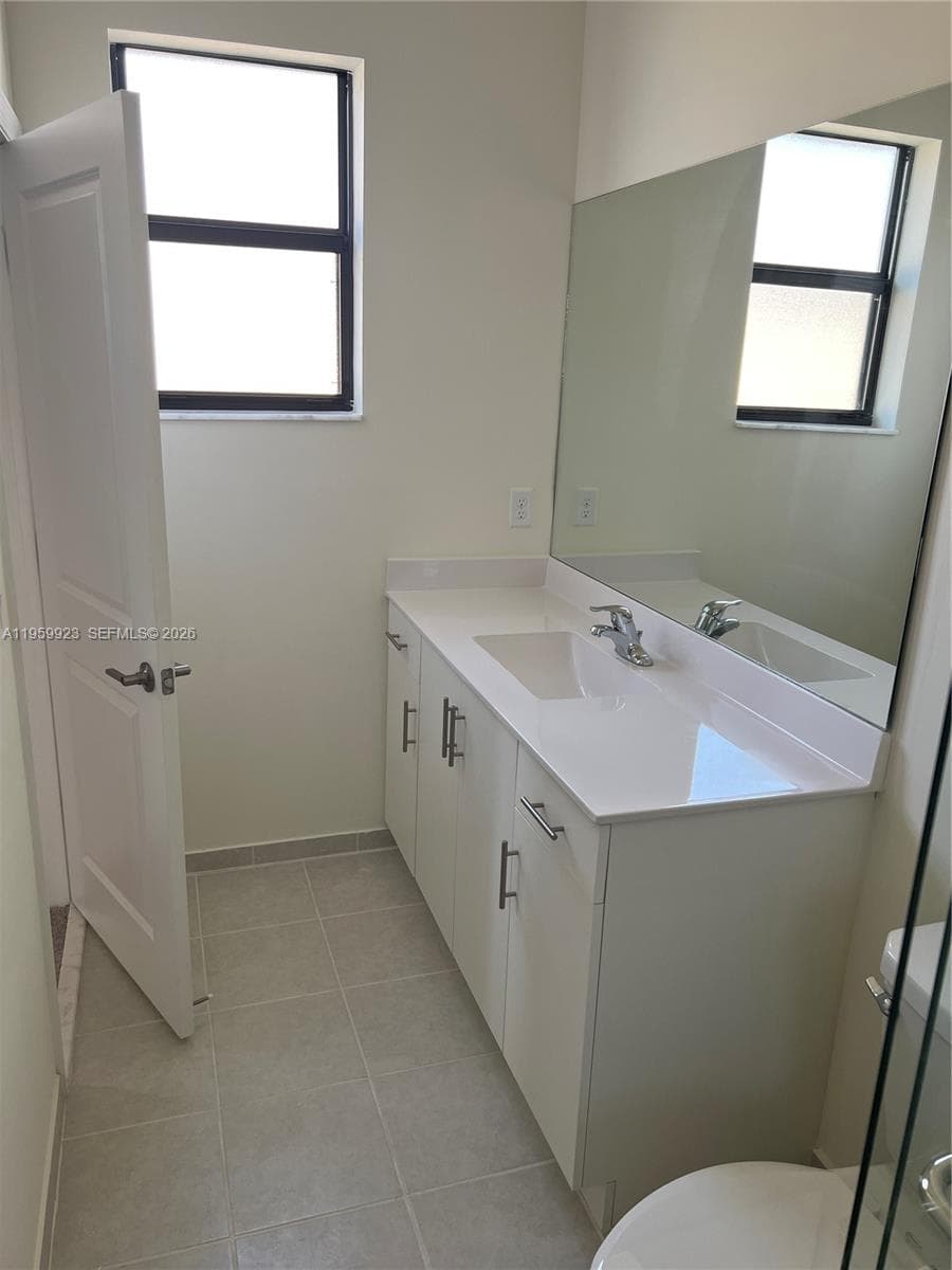 11447 W 34th Ct, Hialeah FL 33018 — 34