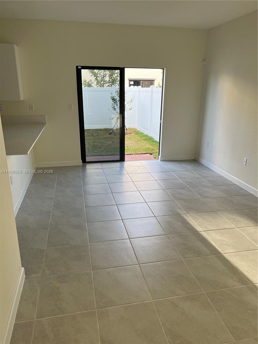 11447 W 34th Ct, Hialeah FL 33018 — 45
