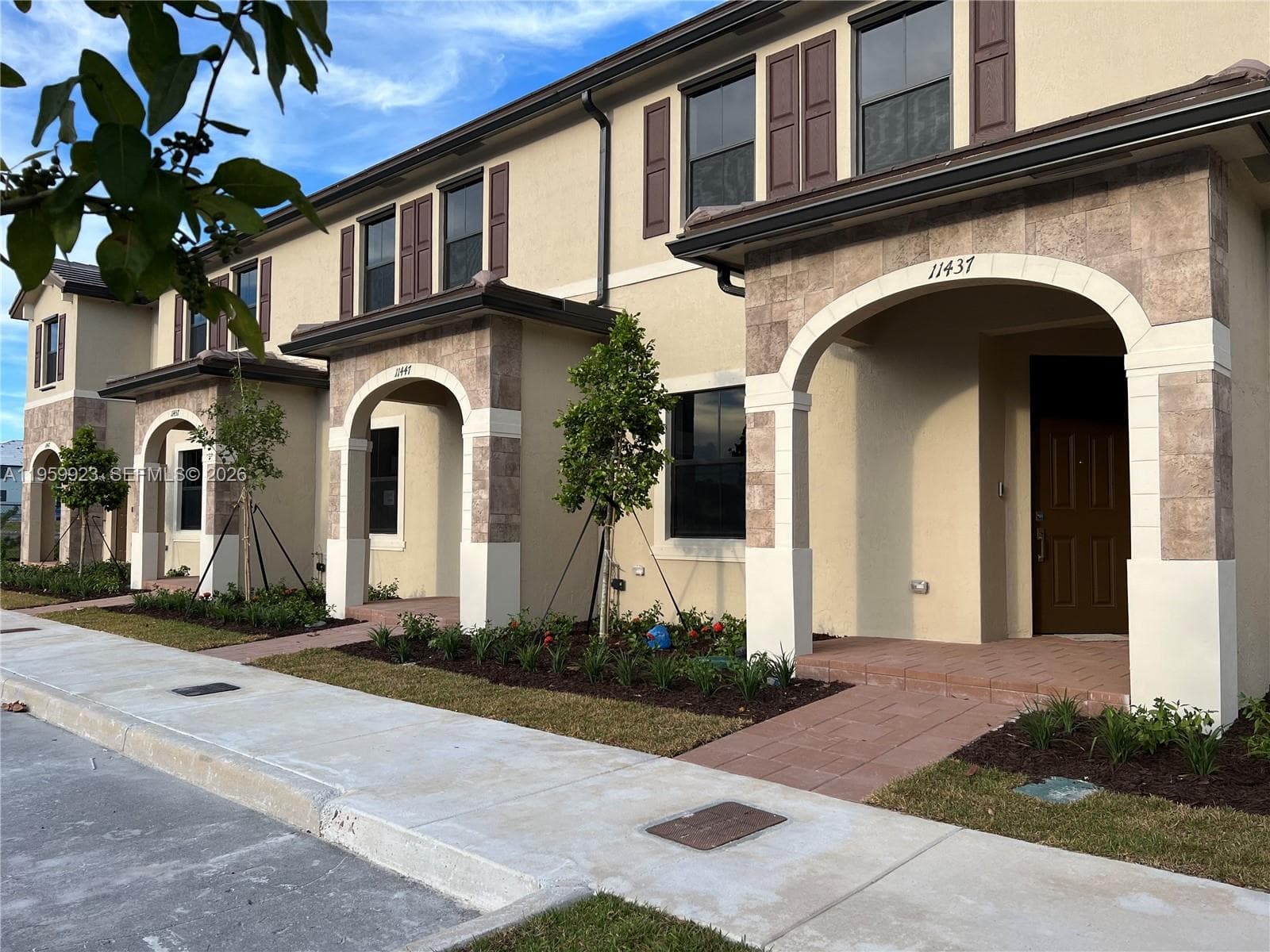11447 W 34th Ct, Hialeah FL 33018 — 51