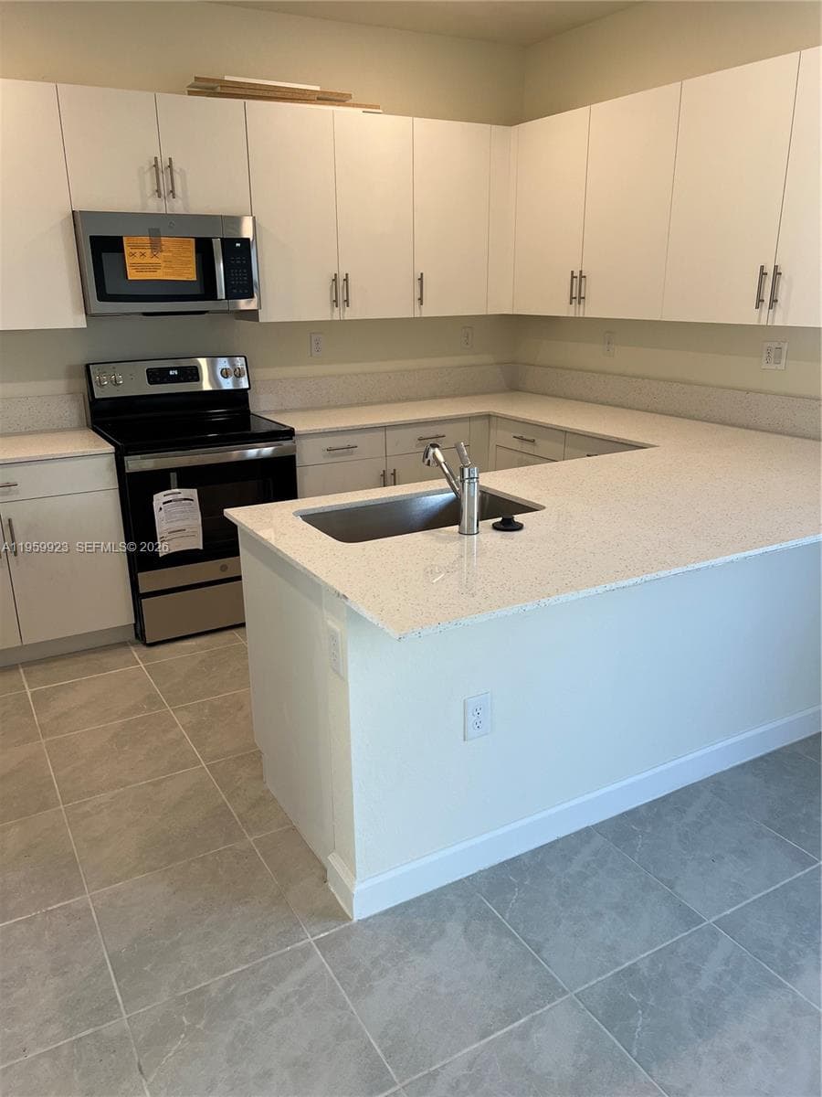 11447 W 34th Ct, Hialeah FL 33018 — 15