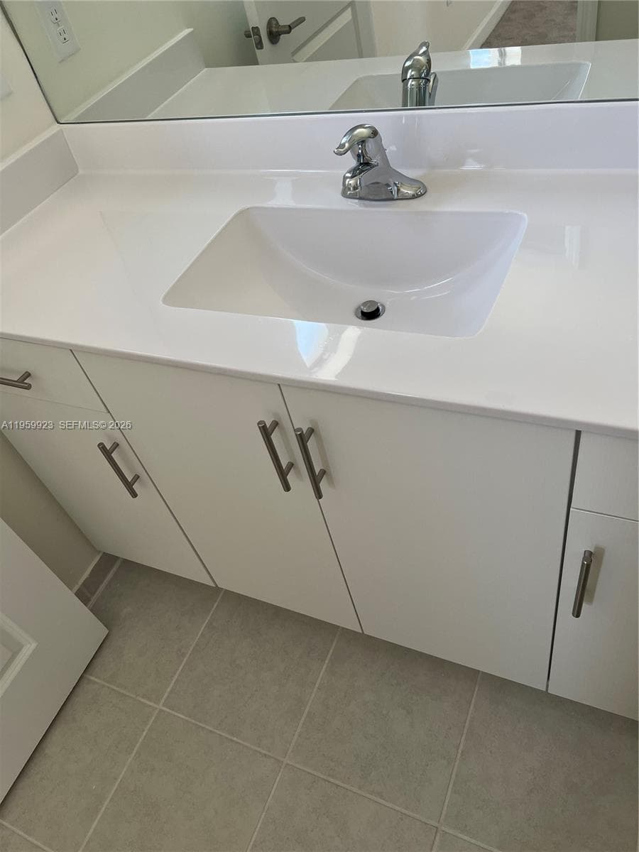 11447 W 34th Ct, Hialeah FL 33018 — 35