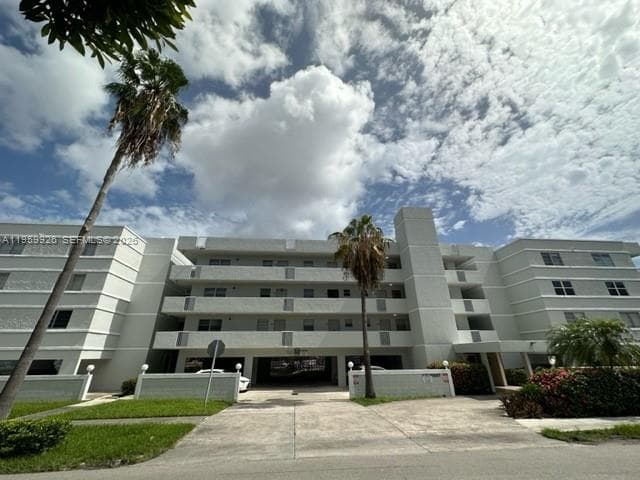 3527 NE 168th St # 202, North Miami Beach FL 33160 — 13