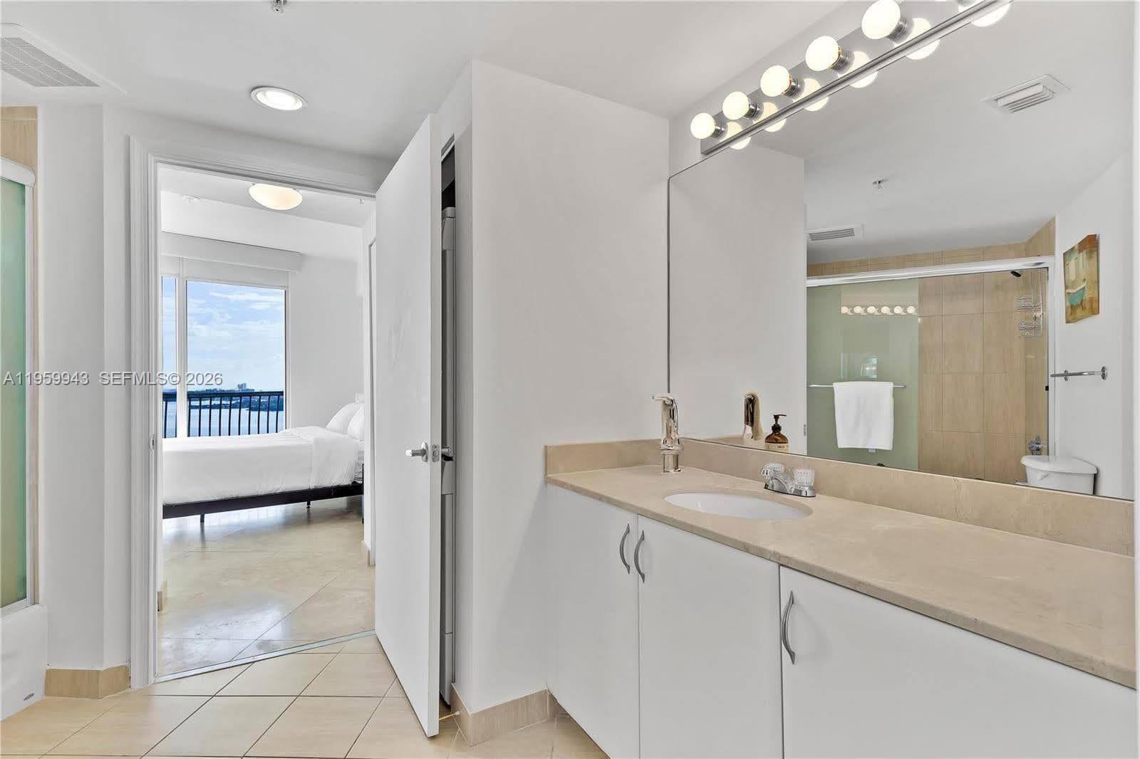 1750 N Bayshore Dr # 3301, Miami FL 33132 — 9