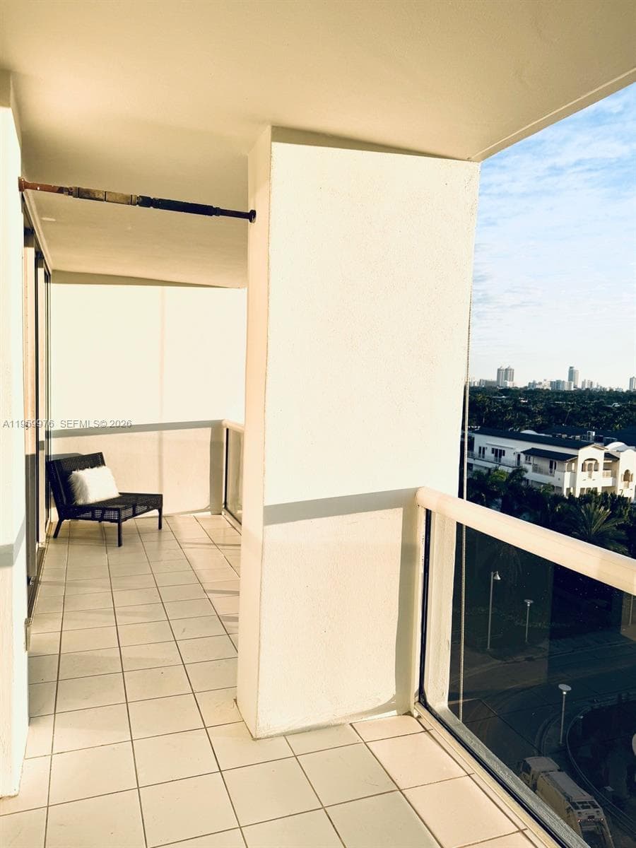 1900 Sunset Harbour Dr # 1009, Miami Beach FL 33139 — 18