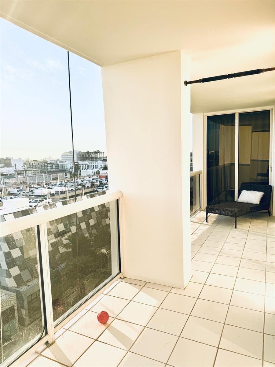 1900 Sunset Harbour Dr # 1009, Miami Beach FL 33139 — 19