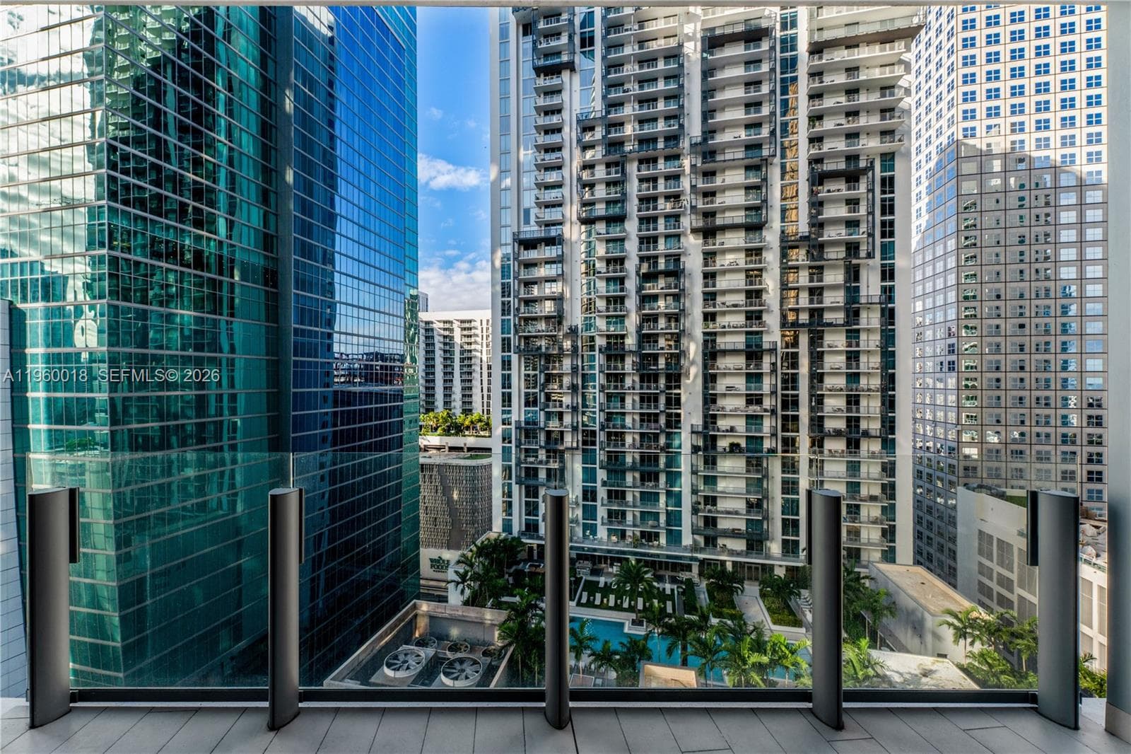 300 BISCAYNE BLVD WAY # 2009, Miami FL 33131 — 30