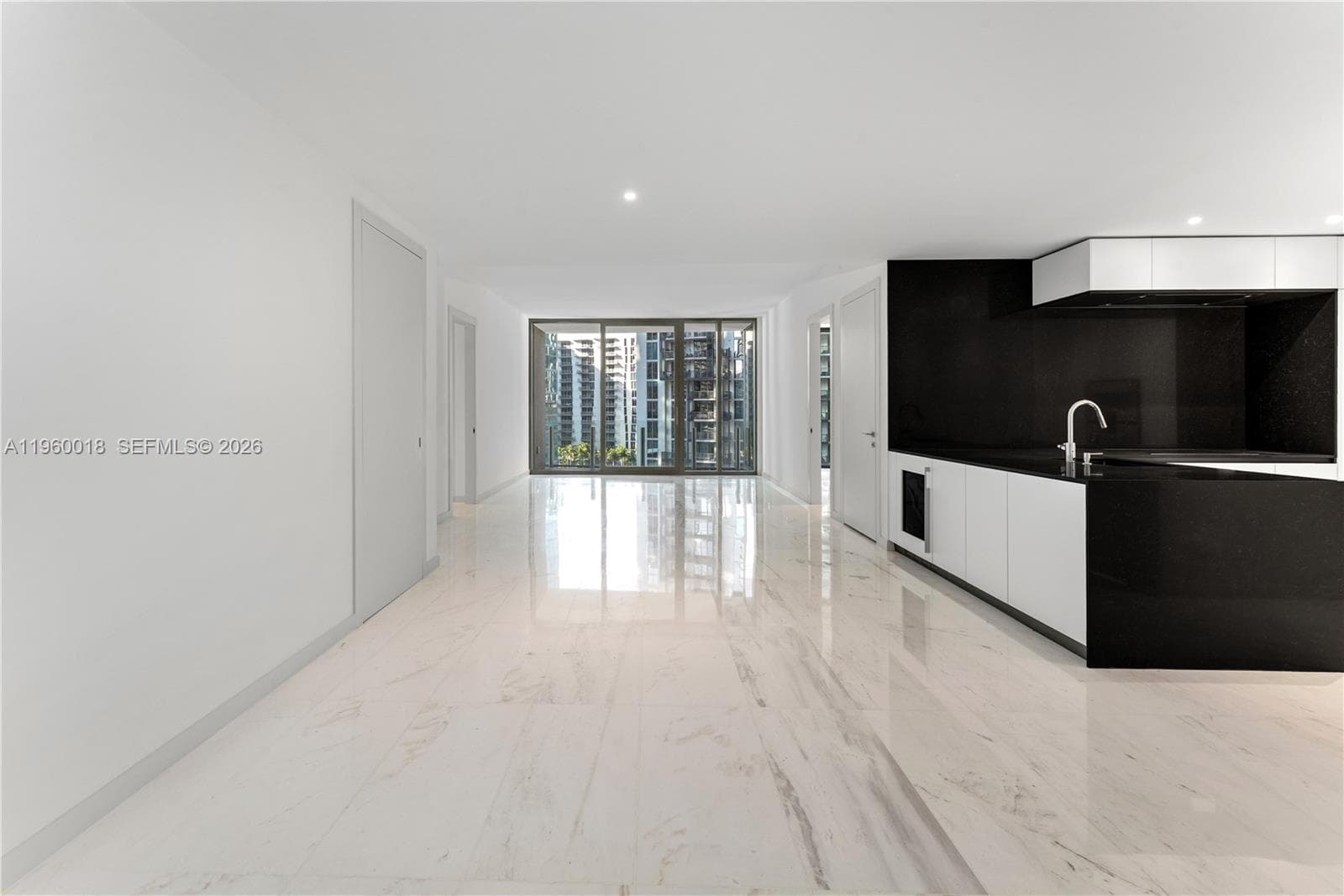 300 BISCAYNE BLVD WAY # 2009, Miami FL 33131 — 10