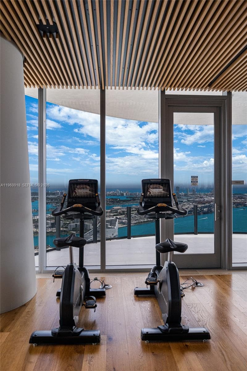 300 BISCAYNE BLVD WAY # 2009, Miami FL 33131 — 44