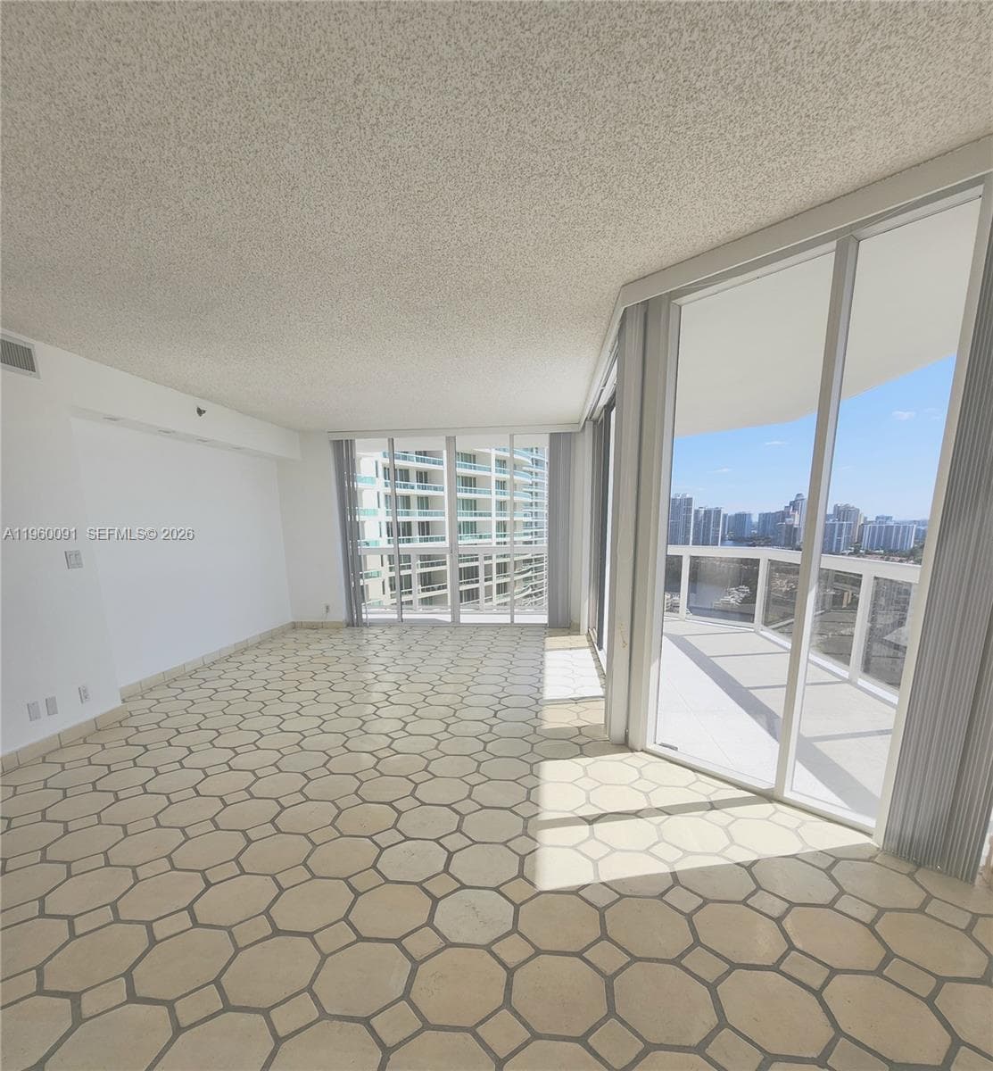 20185 E Country Club Dr # 2505, Aventura FL 33180 — 10