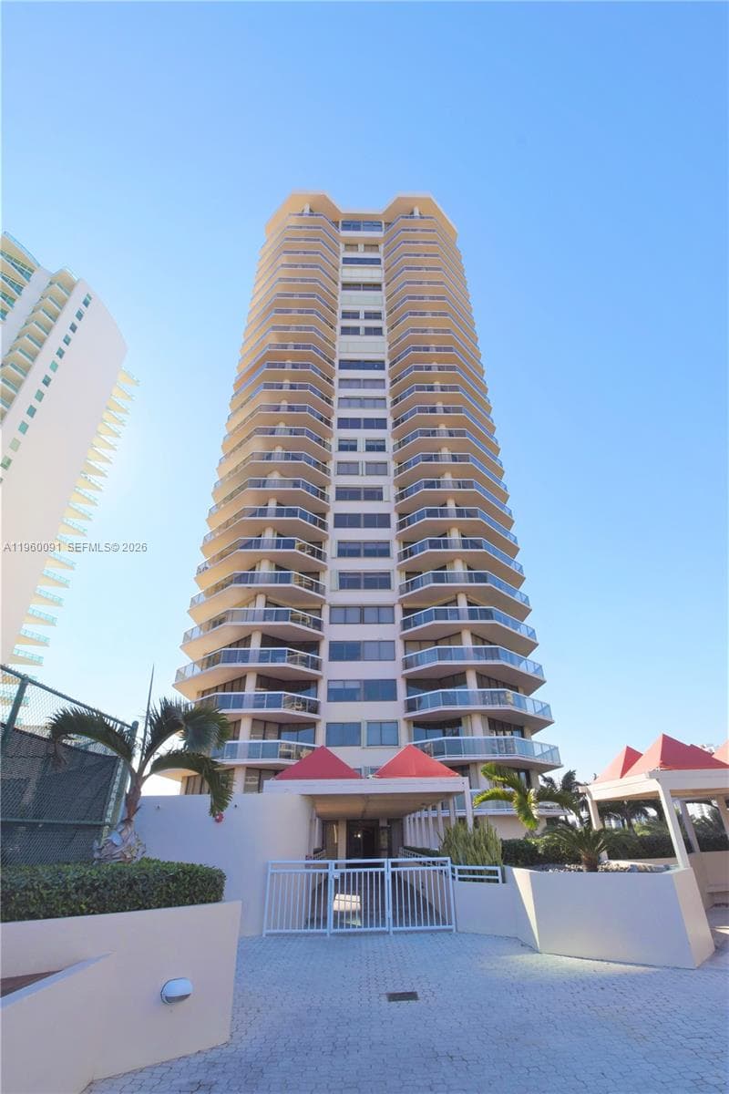 20185 E Country Club Dr # 2505, Aventura FL 33180 — 35
