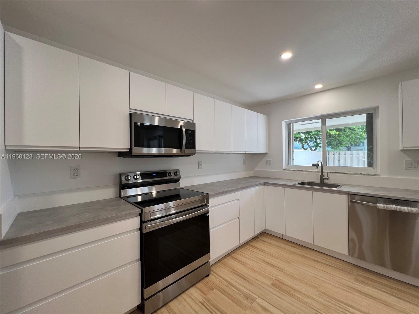 8111 SW 81st Pl, Miami FL 33143 — 15