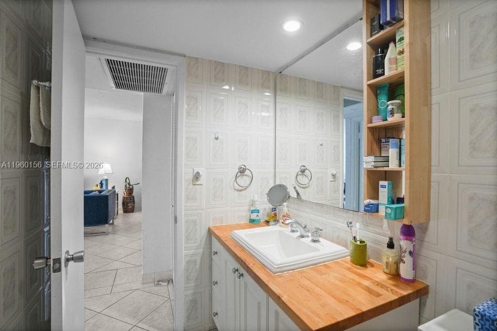 5005 Collins Ave # 504, Miami Beach FL 33140 — 27