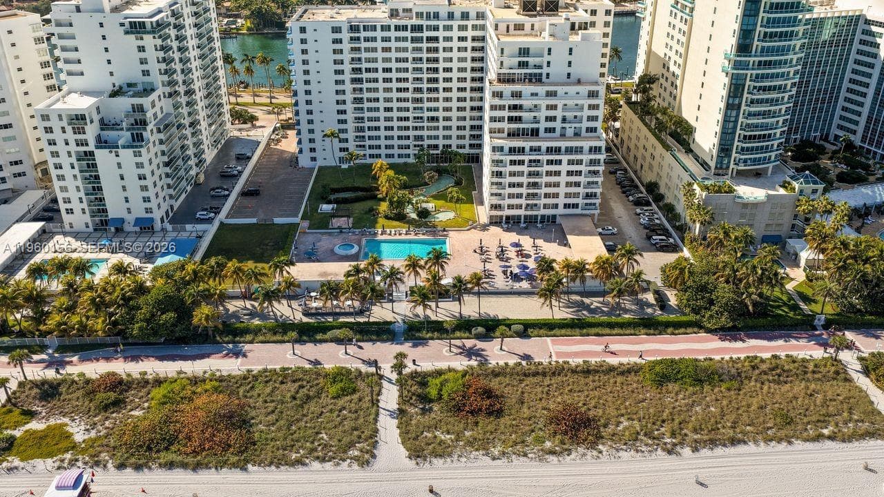 5005 Collins Ave # 504, Miami Beach FL 33140 — 6