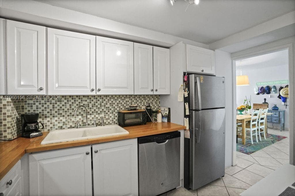 5005 Collins Ave # 504, Miami Beach FL 33140 — 17