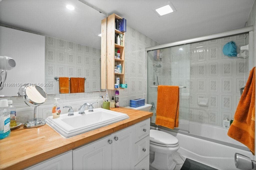 5005 Collins Ave # 504, Miami Beach FL 33140 — 26