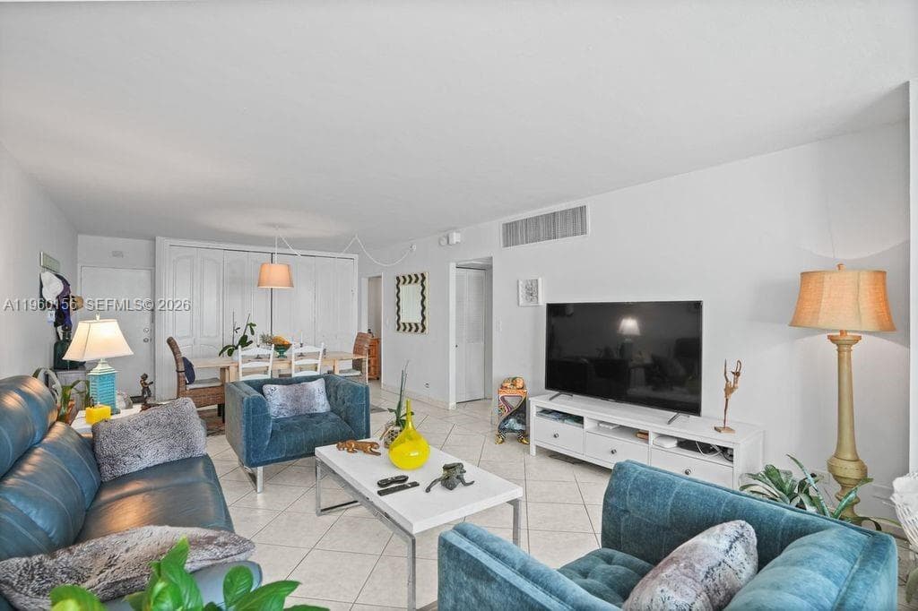 5005 Collins Ave # 504, Miami Beach FL 33140 — 22