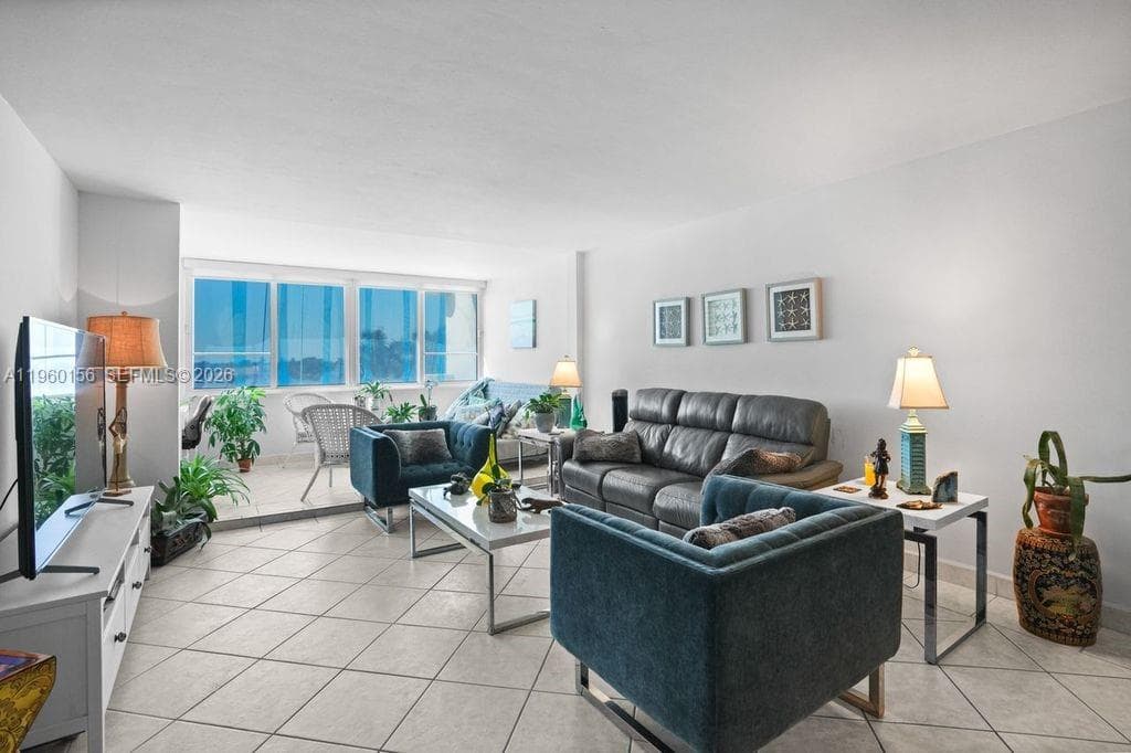 5005 Collins Ave # 504, Miami Beach FL 33140 — 20