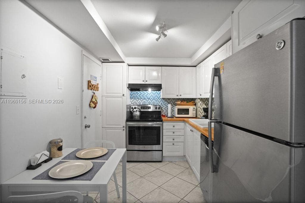 5005 Collins Ave # 504, Miami Beach FL 33140 — 18