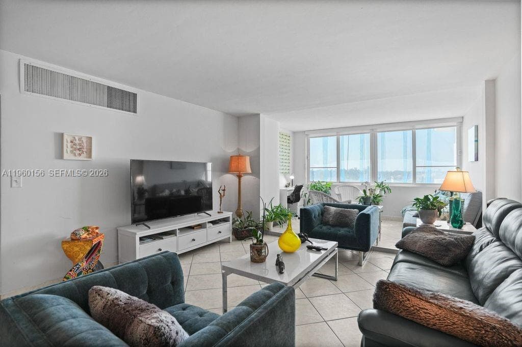 5005 Collins Ave # 504, Miami Beach FL 33140 — 19