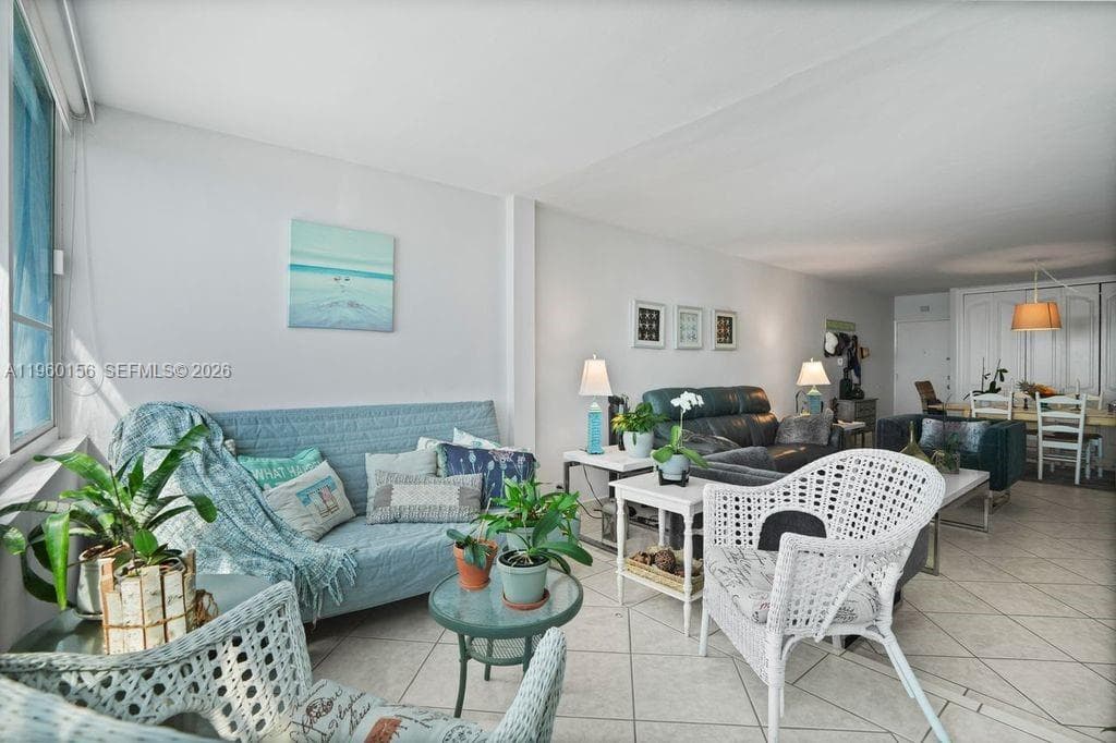 5005 Collins Ave # 504, Miami Beach FL 33140 — 25