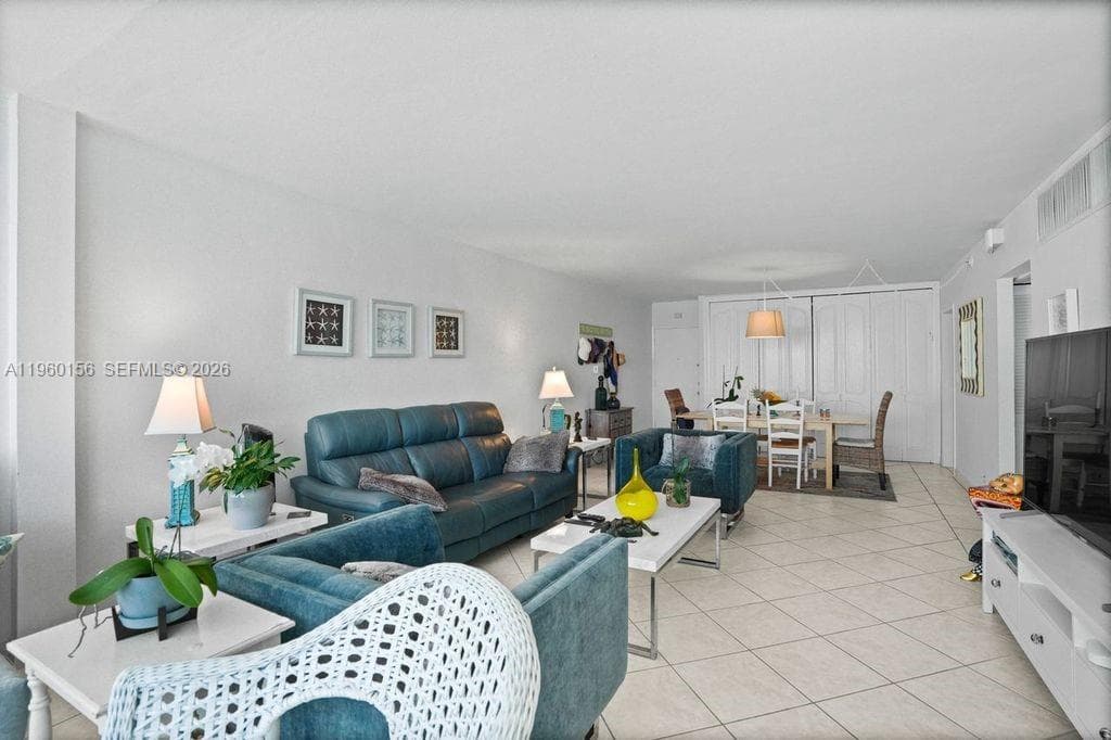 5005 Collins Ave # 504, Miami Beach FL 33140 — 21