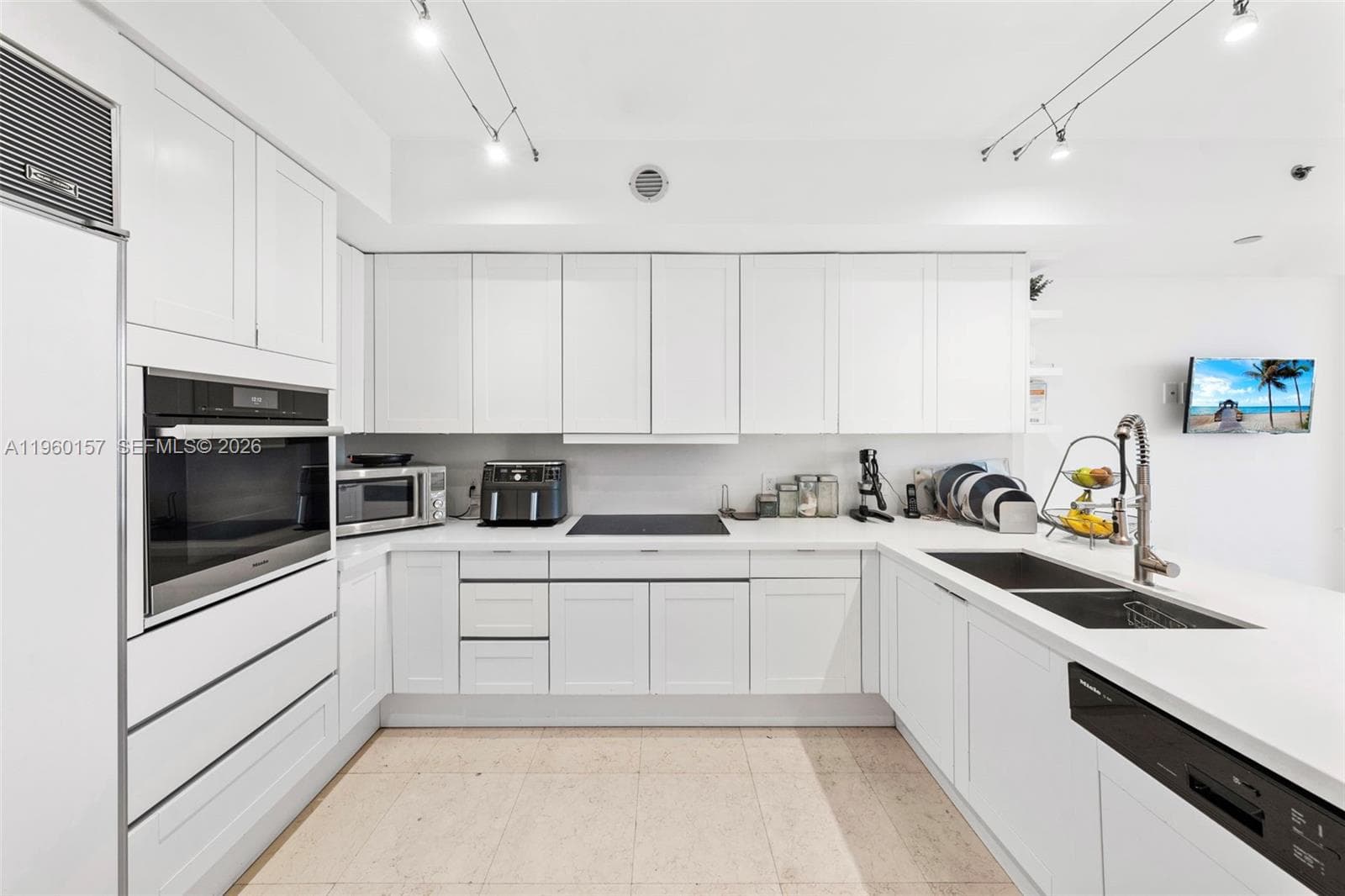 799 Crandon Blvd # 605, Key Biscayne FL 33149 — 62