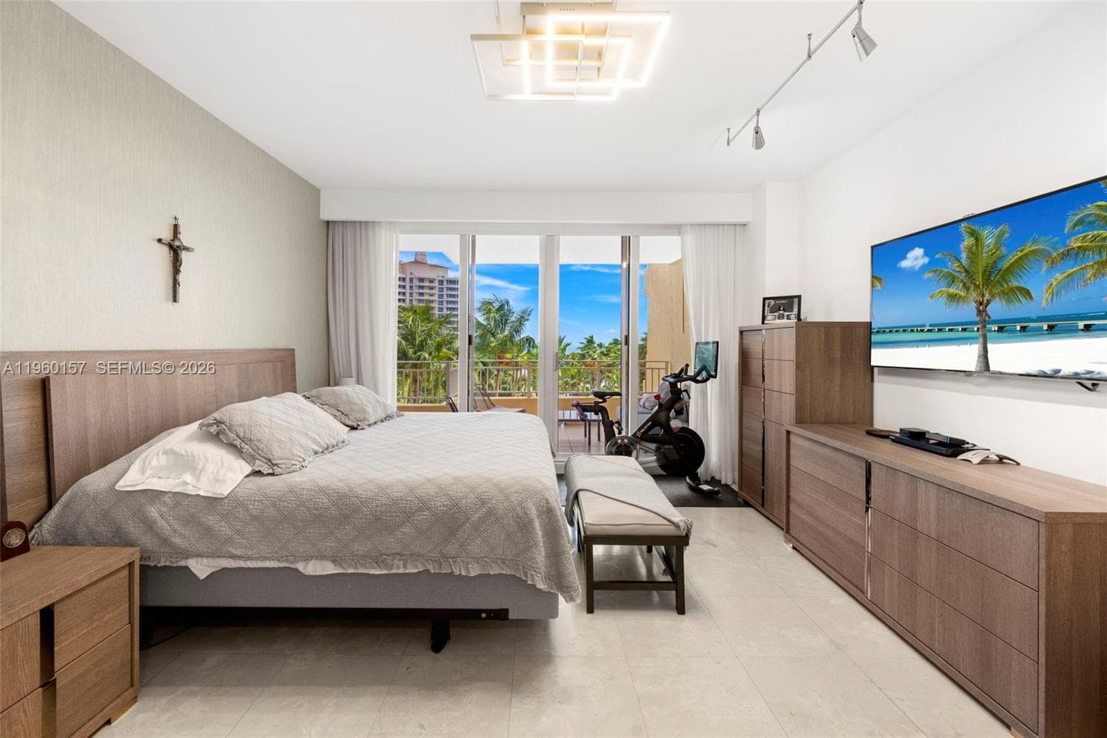 799 Crandon Blvd # 605, Key Biscayne FL 33149 — 24