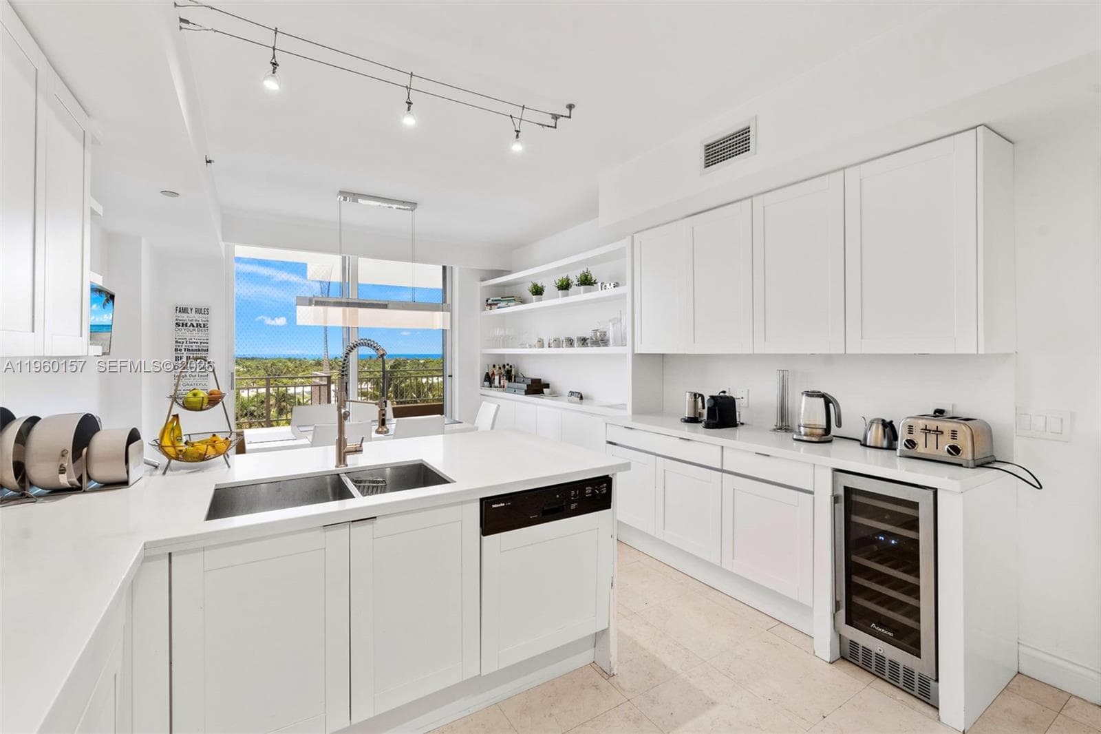 799 Crandon Blvd # 605, Key Biscayne FL 33149 — 58